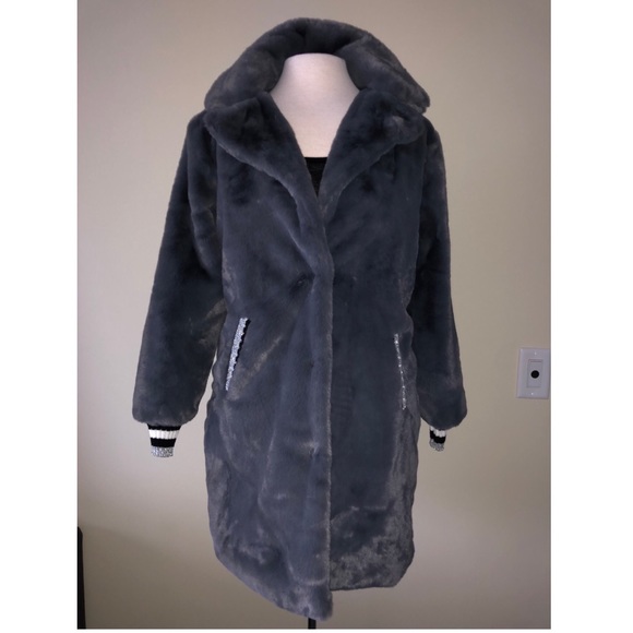 Grey Jacket 🧥 - Picture 2 of 6